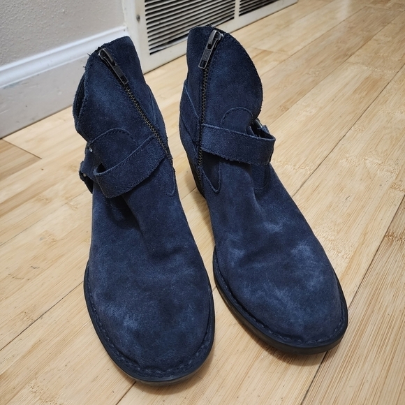 Born Navy Blue Heeled Ankle Boots Booties Women's 8 M Zip Up Side Almond Toe EUC - Picture 2 of 13